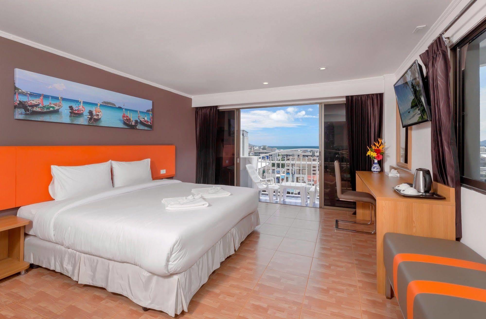 Royal Crown Hotel & Palm Spa Resort Patong Exterior photo