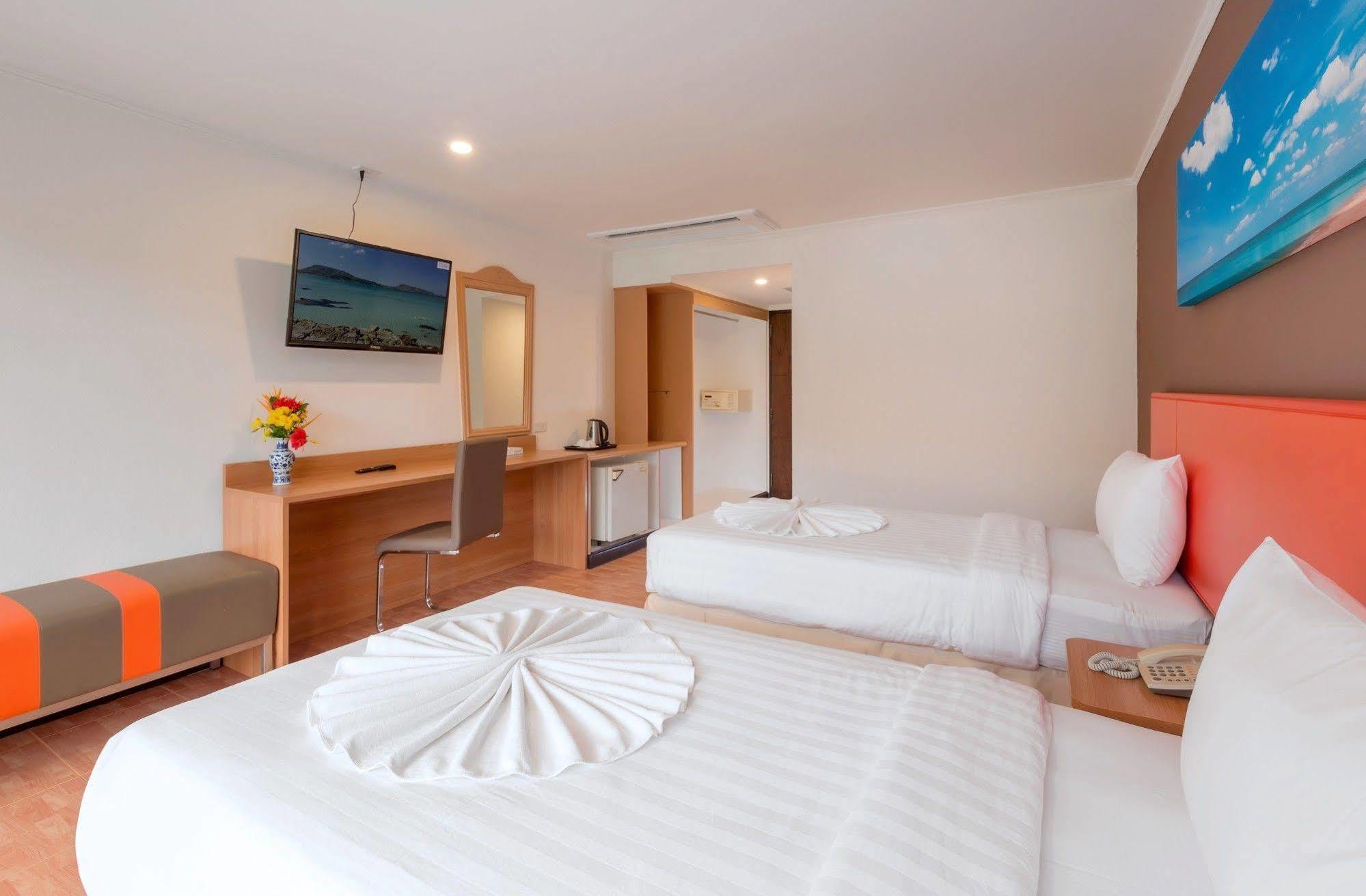 Royal Crown Hotel & Palm Spa Resort Patong Exterior photo